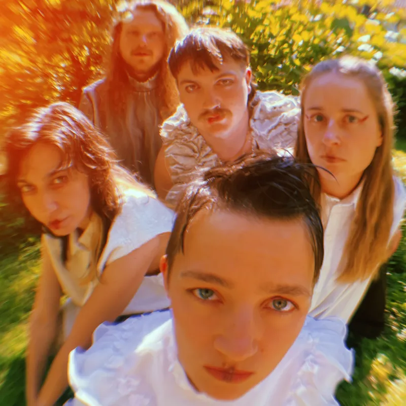szene-Radar - Naive Ultra, Holzrock  in Festivals