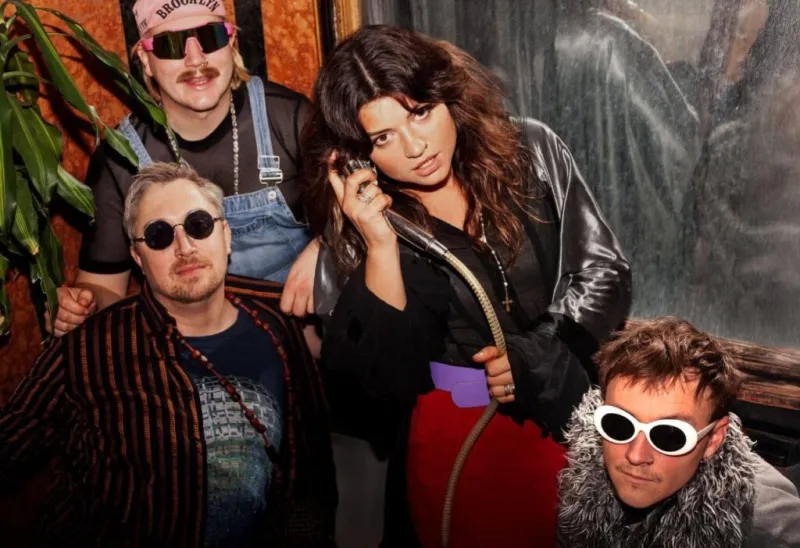 szene-Radar - Trancy and the Space Dogs, Holzrock  in Festivals