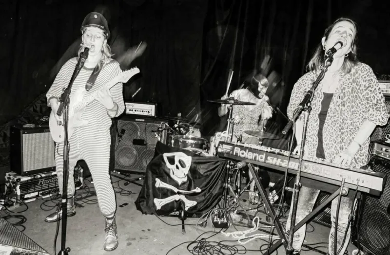 szene-Radar - Szene Putzn, Holzrock  in Festivals