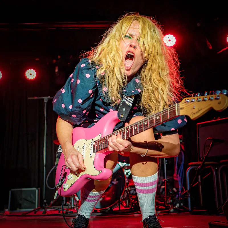 szene-Radar - A Mess, Holzrock  in Festivals